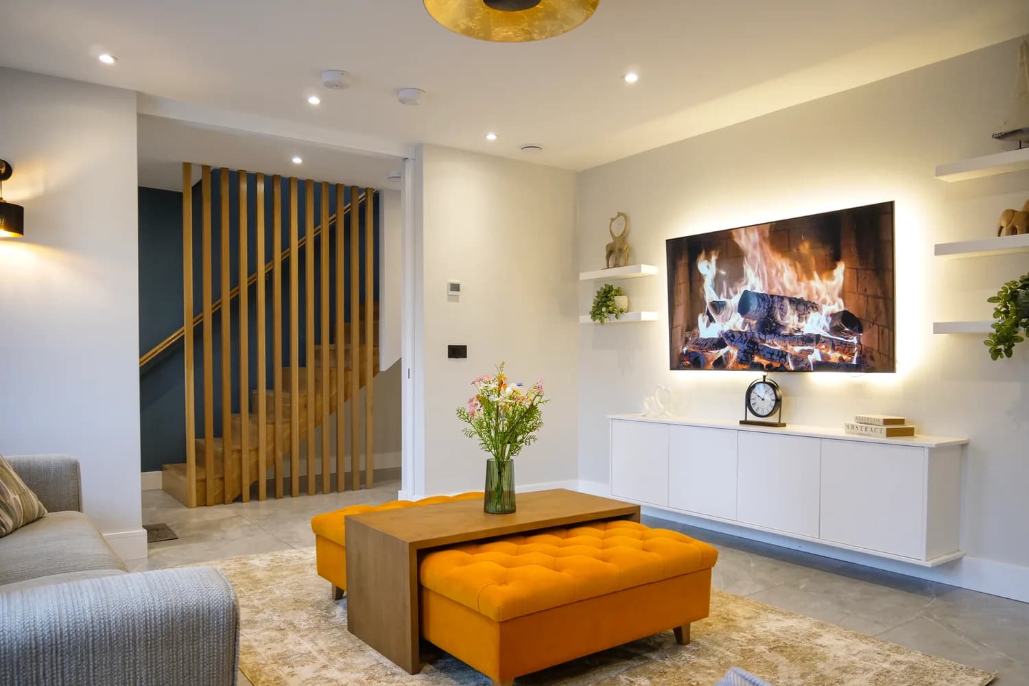 Finished and maintained contemporary living space